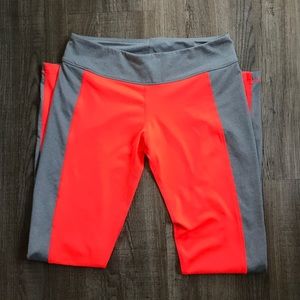 UNDER ARMOUR BRIGHT ORANGE LEGGING
